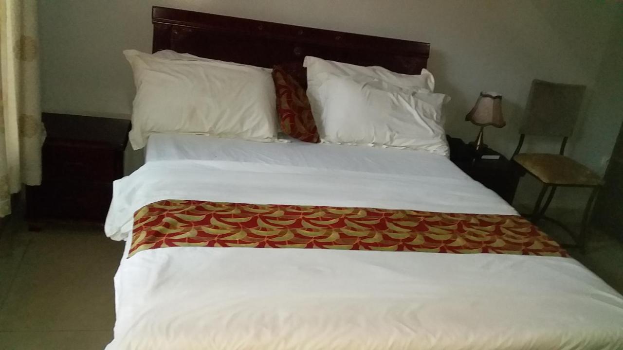 Random Park Hotel Kigali Zewnętrze zdjęcie